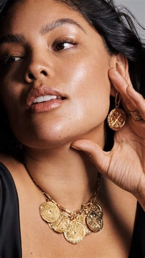 Pandora Perú Oficial on Instagram: "Nuevo Charm de Pascal! Cambia de color según la temperatura 💖 ¿Ya lo probaste? Descubre su diseño manteniéndolo en el calor de las manos o colocándolo en agua tibia por un momento 🩷 - 20606000597 OSHER PERU S.A.C. #pandora #pandorajewellery #tangled"