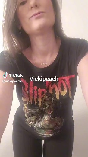 Vickipeachx on TikTok