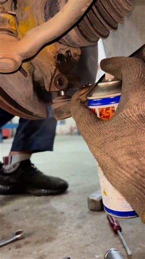 installing ball joint 🛠️🚗 #mechanic #automechanic #carsofttiktok #tipsandtricks | How To Repair