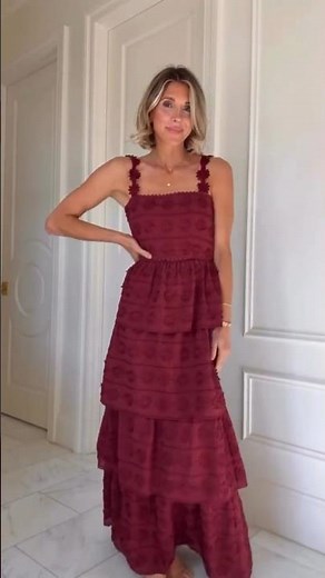 The Fall Wedding Guest Manual: A Look in Burgundy and Gold #weddingdress #dressdesign #outfitideas