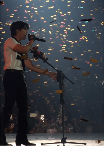 那年今日，Miss you. #HAN #hanjisung #straykids | hold my hand minsung