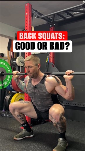 🚨Back Squats: Good or Bad?🚨 While they might not be a good exercise for everyone, they can definitely be a beneficial exercise for a lot of people. The first thing you need to do is make sure you have good technique before putting heavy weight on the bar✅ If your technique is bad then it will be a bad exercise for you juts like every other exercise✅ If they still just don’t feel good for you, I highly suggest using the dumbbell or kettlebell suitcase squat as an alternative✅ This exercise take