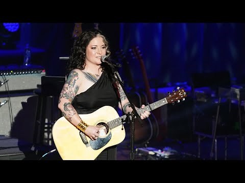 Ashley McBryde - She Got The Best Of Me (Live at 14th Annual ACM Honors)