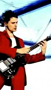 Invincible 🎸 | Muse