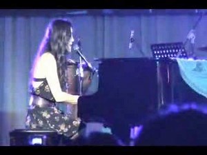 Vanessa Carlton - White Houses (Live in ATC Manila)