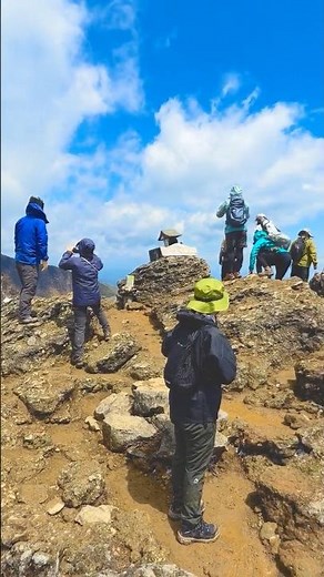 安達太良山のピークからの眺望！ 磐梯朝日国立公園 奥羽山脈 日本百名山 登山 2026.05.05撮影