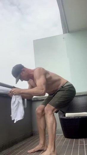 Bodyweight Lat Pulldown With Towel