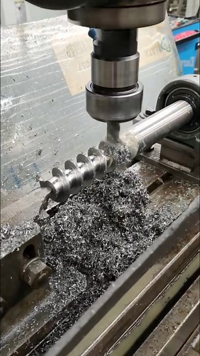 Endless Screw in Action 🔩Threading a worm shaft with precision on the CNC! French-made excellence in mechanical engineering and manufacturing.#Threading #CNC #Machining #MechanicalEngineering #Cutting #Manufacturing #PrecisionWork #AutoAddicts #WorkshopLife #Metalwork #LatheMachine #EngineeringVibes #MachinistLife #MadeInFrance #EngineeringPassion #MachineTools #CNCwork #Fabrication #TechInMotion | The Auto Addicts