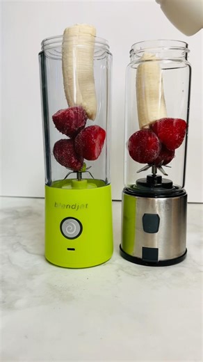 Frozen strawberries 🍓 and banana VS 2 portable blenders 🍹🤯#shorts