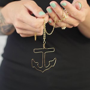 218K views · 462 shares | Anchors aweigh! Create your own wire pendant with this tutorial! #crafty | Crafty | Facebook