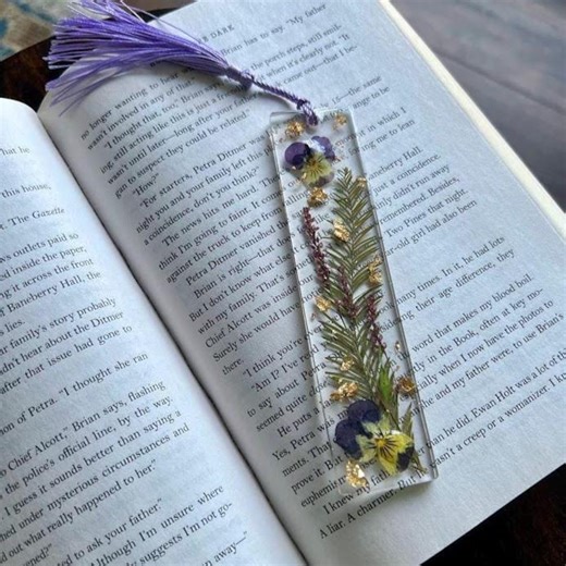 Handmade Resin Bookmark With Dried Flowers and Gold Flakes - Etsy