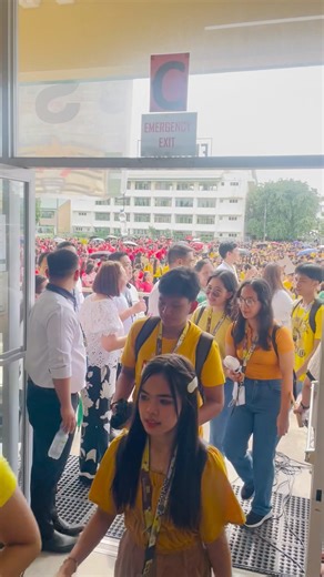 HAPPENING NOW: The entrance of Gordon College students in GC bulding welcomed by Hon. Rolen C. Paulino Jr., Olongapo City Mayor, Dr. Imelda DP. Soriano, OIC-College President, Dr. Darwin P. Paguio, Vice President for Academic Affairs, and Ms. Lovelyn P. Ceralde, Vice President for Student Welfare and Services. Once again, WELCOME TO THE FRESHMEN and WELCOME BACK to upperclassmen 💚 #GCPaglalayag2024 | Gordon College
