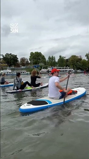 Paddel-Demo auf dem Neckar in Stuttgart