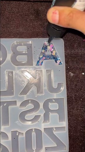 A name key ring making at home with resin