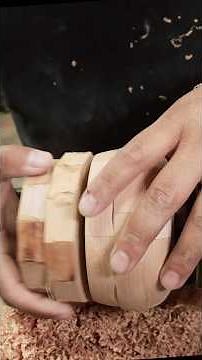 Turning a segmented vase on the lathe. #woodworking #diy #woodwork