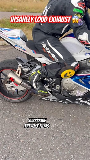 Insane Loud BMW S1000RR Akrapovic Exhaust 😱 #bmws1000rr #bmwmmotorsport #akrapovic #exhaust