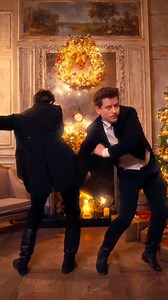 Piterville on Instagram: "«И снова музыка Мадонны, И повторится всё, какъ встарь...» Что есть жизнь, ежели размышлять отвлечённо? Череда повторений. Однако съ небольшими, но любопытными нюансами. Въ этихъ нюансахъ для насъ – самый сокъ. Пейте сокъ жизни и сохраняйте радость въ душе, даже когда праздничный циклъ отъ Питервилля завершёнъ. Съ Рождествомъ! ⚜️⚜️⚜️ “Madonna’s tune is back again, All is repeated as was then...” What is life when considered as an abstract meaning? A line of iterations. 