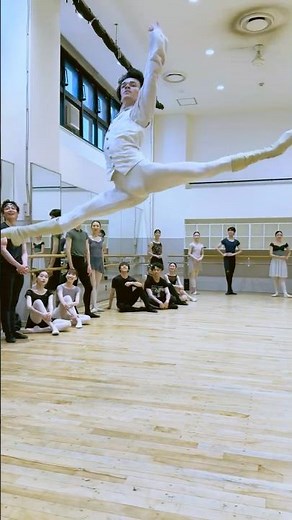 【本日5/23開幕！】K-BALLET TOKYO『パリの炎』ドミトリー・スミレフスキー フィリップのVa #shorts #dmitrysmilevsky #flamesofparis