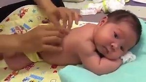 1.3M views · 5.6K reactions | Les bébés adorent les massages, alors il ne faudrait pas les priver ! | Centre Européen de Formation | Facebook