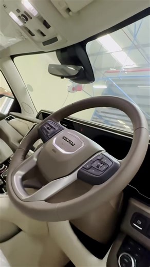 Another Right-Hand Drive Converted Yukon Denali is loaded up and ready to go! With best-in-class cargo space, a 6.2L V8 engine, and next-gen driver assist features. Who’s ready to experience true comfort and power now in Right-Hand Drive! 📲 971 52 411 0929 📩 sales@globalconversions.ae 🌐 www.globalconversions.ae #GlobalconversionsFZLLC #RHDconversions #RHD #American #GMC #Ford #Dodge #Chevrolet#Lincoln #Cadillac #Escalade #trx #navigator #HummerEv #Denali #shelby #LeftToRightConversion #Americ