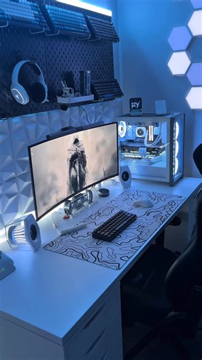gregzy789_gaming on Instagram: "Happy Friday Instagram! I have been enjoying some Hell Let Loose today! What are you playing this weekend? The setup. Enjoy. 🖥️🖱️⌨️🤍 ▪️ Pixel Art - @divoom_global ▪️Desk Mouse - @razer ▪️ Desk Keyboard - @womier_keyboard ▪️ Chair - @blacklyte.official ▪️Monitor - @alienware ▪️Headset - @razer ▪️Lighting - @goveeofficial ▪️Speakers - @edifier_global ❌ DO NOT SHARE WITHOUT CREDIT 📨 DM TO COLLAB 👍🏻 LIKE - FOLLOW - COMMENT @gregzy789_gaming Check out the Instagr
