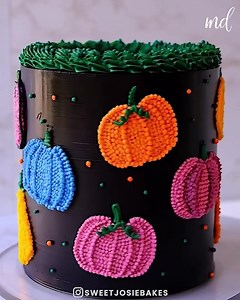 377K views · 7.9K reactions | Celebrate Halloween with this black cake decorating idea | MetDaan Cakes | Facebook