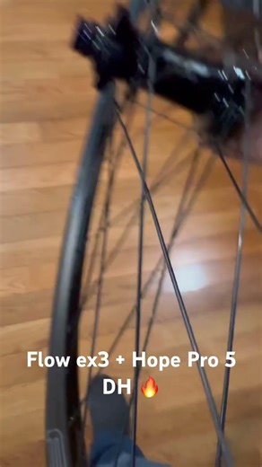 Hope Pro 5 hubs sound so good 😮‍🔥 my new DH wheel build