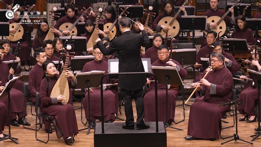 【「香港中樂團把我的天靈蓋掀起來了」｜「財神」登台「寵粉」添喜慶】 🍾🎉祝大家新年快樂！ 香港中樂團藝術總監兼終身指揮閻惠昌表示：「我們今天國家特別重視大灣區的發展的情況下，香港中樂團與我們星海音樂廳緊緊相扣，與我們的廣州的觀眾密切的交流，把我們的中國文化發揚光大。」 💕觀眾留言 「我全場看著閻指的背影欣賞他乾脆俐落的指揮情感飽滿流暢的指令，我彷彿看見一個個音符從指揮的手勢中流動跳躍起來！」 「香港中樂團無疑是我聽過聲音最為和諧統一的樂團，在追求民樂交響化的同時，始終紮根於民族音色的精髓，將每種樂器特色發揮到極致。」 「曲目的創作、表演的形式、與觀眾的互動、古今中外的對話，都讓人耳目一新」 ✨精彩連場 Liza & Friends 摯友樂聚 VII - 香港中樂團籌款晚會 2026年1月10日 (六) 晚上7:15 香港文化中心音樂廳 🎫 $400, $350, $250, $200 指揮：#周熙杰 籌委會主席：#汪明荃 籌委會聯合主席︰#曾鈺成 節目：https://www.hkco.org/tc/Concerts/Liza-And-Friends-Vii---Hkco-Fu