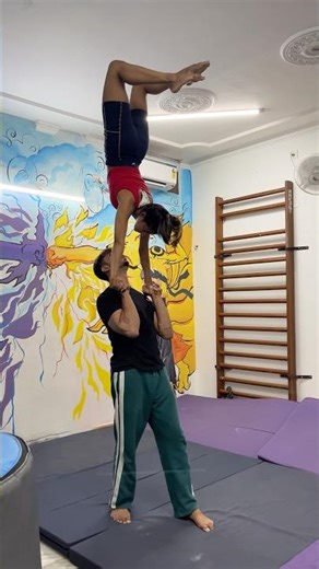 Ye kya hua??😳 #acrobat #dance #duet #dúo #acrobatics #acrobaticsshow #duo #ytreels