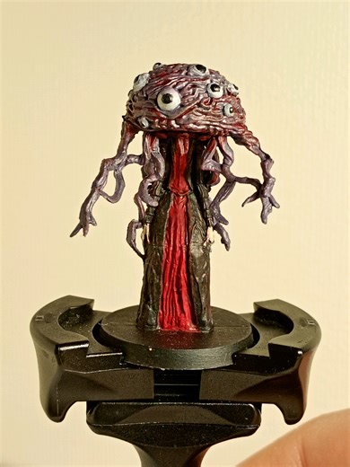 Dama z latarnią / zimowa latarnia. #paintingprocess #miniatures #miniaturepainting #boardgame #bloodborne