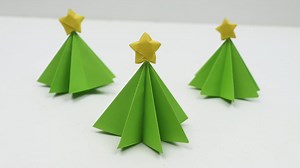 4.3K views · 42 reactions | DIY Origami Christmas Paper Tree #ChristmasTree #DIY #Origami #PaperCrafts #PaperCraft #ChristmasDecor #RoomDecor #HomeDecor #ChristmasDIYs #PaperChirstmasTree | Ezzy Crafts DIY | Facebook