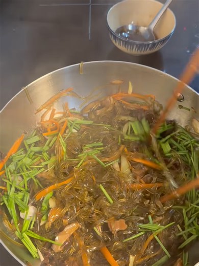 Hướng Dẫn Làm Miến Xào Thập Cẩm Ngon Hôm Nay