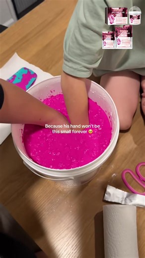 Kit to create a handprint mold for couples and keep a special memory. #gift