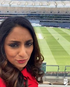 Ian Smith is in town!!! 🇳🇿 Isa Guha with the latest from Perth Stadium. 📺 #AUSvNZ on Fox Cricket | Thursday from 2:30pm AEDT | Fox Cricket