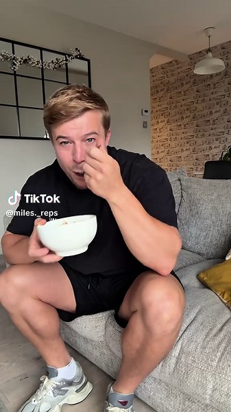 Men's Physique Offseason: Full Day Cheat Meals