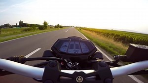 【小排机车馆】13秒破百你让别的125怎么活？MT-125 0-100_60-100 百公里加速以及极速测试125KM/H