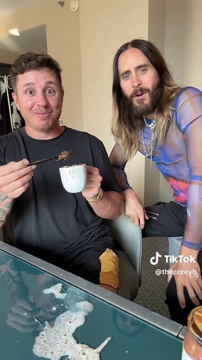 Baking an Oreo Cake with Jared Leto
