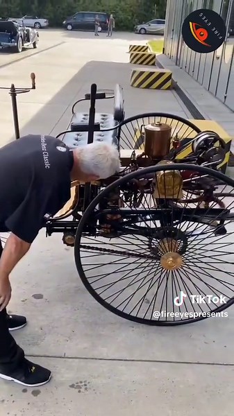 Vintage Horse-Drawn Carriage Ride Experience