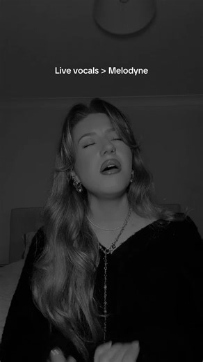 I love that tiktok is finally learning what melodyne is😂 only live vocals round hereeee #livevocals #singer #singing #singersoftiktok #singwithme