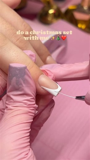 𝐿𝐼𝐶𝐸𝑁𝑆𝐸𝐷 𝑁𝐴𝐼𝐿 𝐴𝑅𝑇𝐼𝑆𝑇 on Instagram: "love a seamless chrome application 🤍🫧 ✨ “chromaseal matte top” @nailvaultbeauty #nailsnailsnails #nailinspo #naildesign #french #nailart #nailtechnician #reels #nails #explorepage #nailsnailsnails #fyp #christmasnailart #tutorialnails #nailtutorial #chromenails"