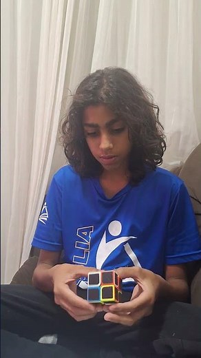 montando cubo magico 2x2x2