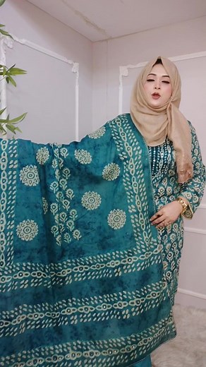 Tye dye foil work unstitched 3 piece set Onnek Kome Only 1350/- Creation Edge #creationedge | Creation Edge