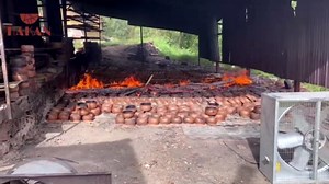 Hakan Efes Terracotta Cooking Pot with Lid, LARGE 4.4 Quarts Clay Pots for Cooking, Rice Pots, UNGLAZED Twice Baked Traditional Casserole for Cooking on STOVE Top, Vintage Roaster, 142 oz (4.2 L)