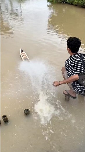 Handmade mini racing boat #miniboat #diy #racingboat #boatrc #rcboat #rcboats #handmadetoys