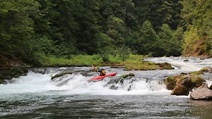 Wild rapids highlight kayaking Rogue River's headwaters