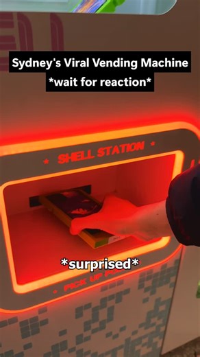SnapShell | Sydney’s Viral Vending Machine 🤯📱 A vending machine that prints custom phone cases… from YOUR photo 😳 Here’s the process: ✅ Press... | Instagram