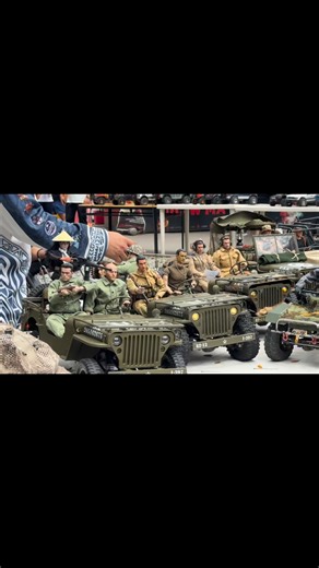 Can you name them? Animatronics: electronically or pneumatically controlled puppets designed to move and appear lifelike UP Crawlers | RcZilla