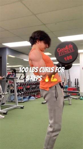100 lbs curls for 5 reps #curls #gym #shorts
