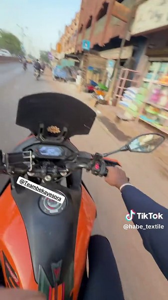 Habé Textile est une entreprise malienne du secteur de luxe fondée à Bamako en 2017, par Abdoulaye Sylla. Elle est spécialisée dans le style homme et garçon qui confectionne des vêtements de luxe pour des grandes événements et quotidiennement 🪡🧡 📍Elle est située à Torokorobougou près du Dibisoni Da et de Tanti Choco 🍲 #WhatsApp📲📞 223 94 02 02 09 ou 223 94 07 70 11 #couture #prètàporter #kaftan