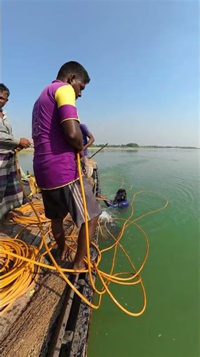 The Bravest River Fishermen: Deep Water Diving